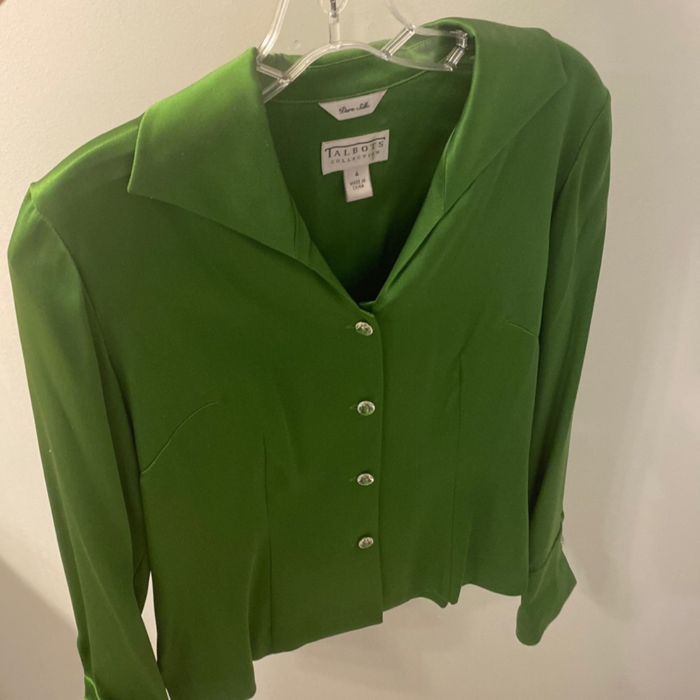 Talbots, 100% silk, emerald green long sleeve blouse, plastic crystal buttons